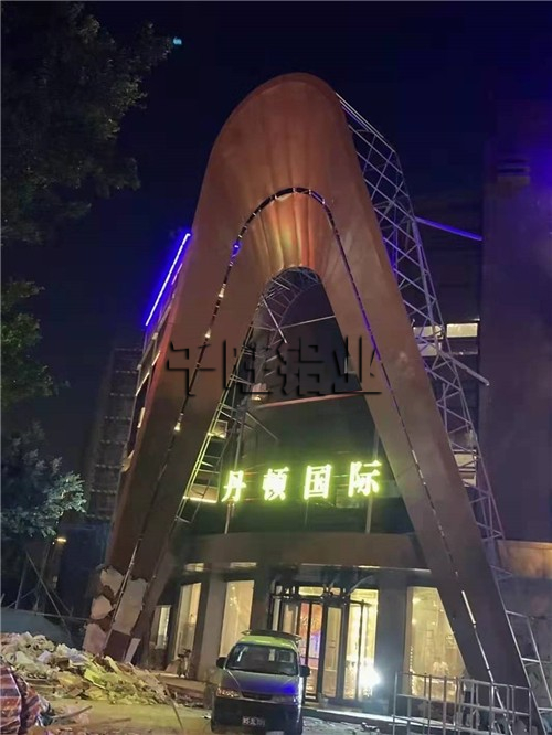 广西购买辊涂铝单板为什么要选购大生产厂家