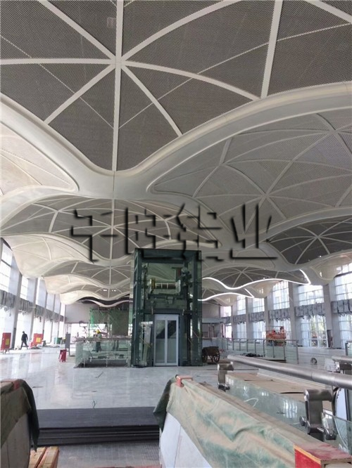 木纹铝单板生产厂家什么牌子好？怎么样购买过硬木纹铝单板