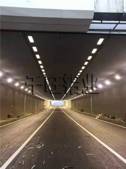 阿尔山千旺建材公司教您咋样采购到优良的拉丝铝单板