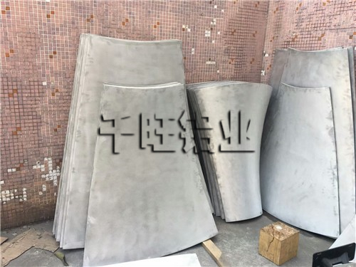 拉丝铝单板生产厂家到哪里好？教你挑选上乘拉丝铝单板